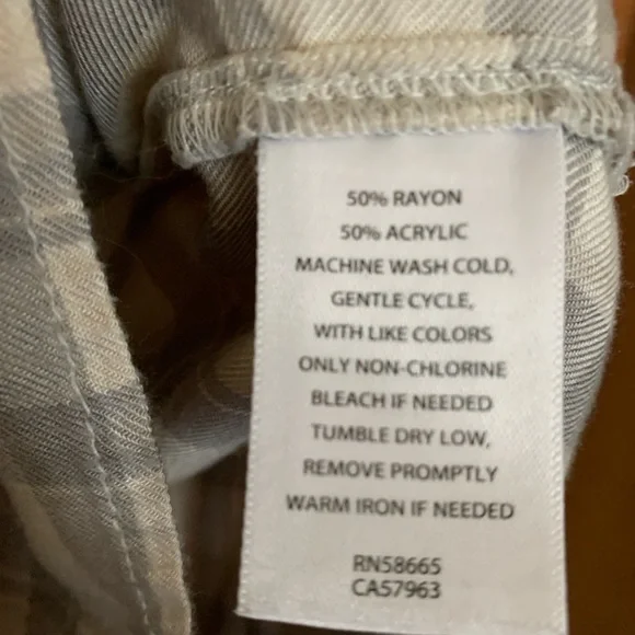 Nordstrom Treasure & Bond Boxy Plaid Flannel in Beige and White - Picture 8 of 11